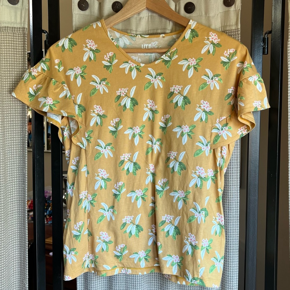 UNI Tropical T-Shirt. Size Small